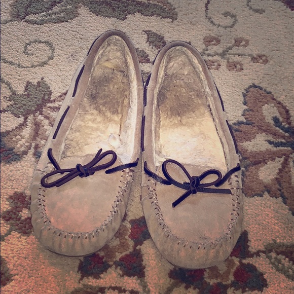 Shoes - Tan moccasins!🔵